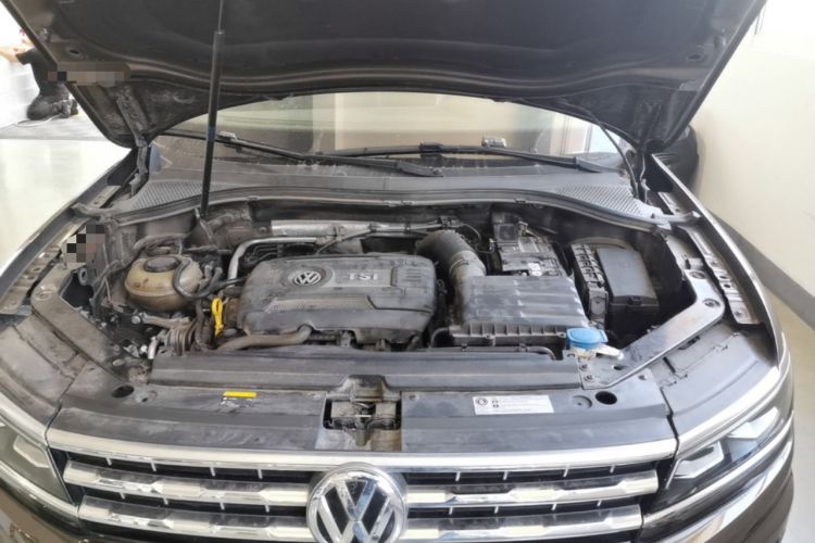 Used Volkswagen Tiguan L 2017 380TSI Automatic All-Wheel-Drive Luxury Edition Engine Bay