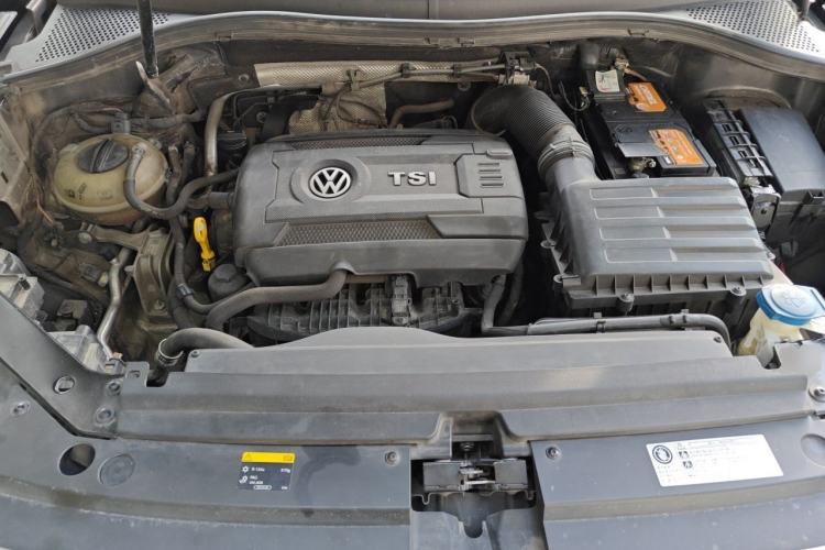 Used Volkswagen Tiguan L 2017 380TSI Automatic All-Wheel-Drive Flagship Edition Engine Bay