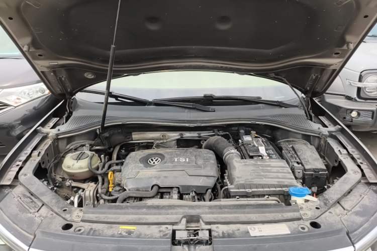 Used Volkswagen Tiguan L 2017 330TSI Automatic Two-Wheel Drive Flagship Edition Engine Bay