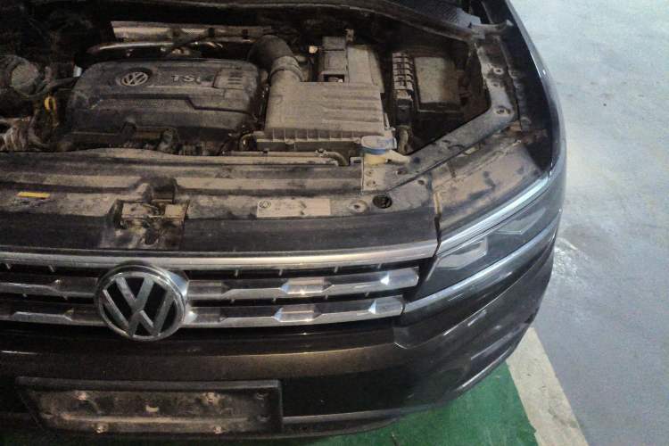 Used Volkswagen Tiguan L 2017 330TSI Automatic Two-Wheel Drive Flagship Edition Engine Bay Left