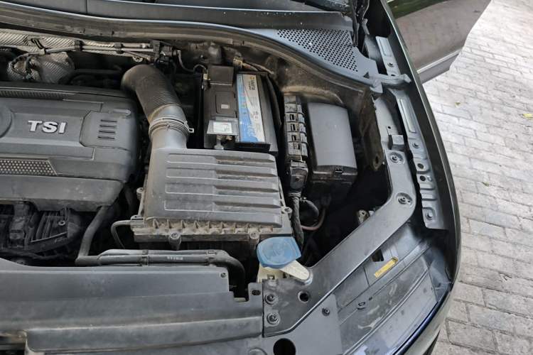 Used Volkswagen Tiguan L 2017 330TSI Automatic Two-Wheel Drive Luxury Edition Engine Bay Left