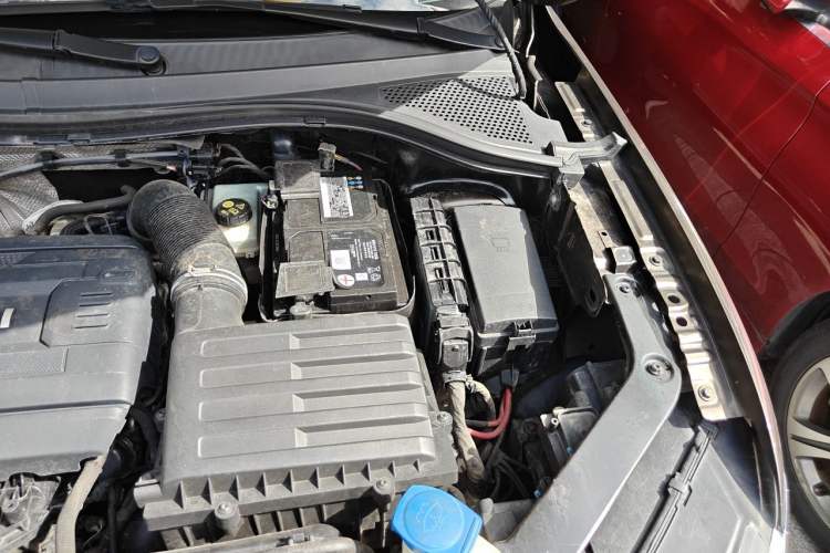 Used Volkswagen Tiguan L 2017 330TSI Automatic Two-Wheel Drive Flagship Edition Engine Bay Left