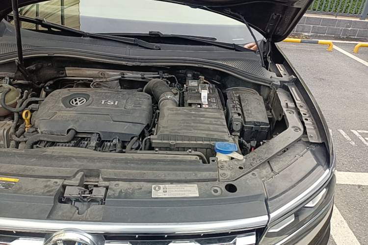 Used Volkswagen Tiguan L 2017 330TSI Automatic Two-Wheel Drive Flagship Edition Engine Bay Left