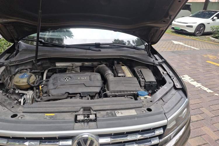 Used Volkswagen Tiguan L 2017 380TSI Automatic All-Wheel Drive Supreme Flagship Edition Engine Bay Left