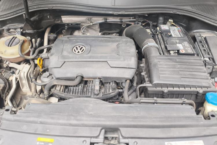 Used Volkswagen Tiguan L 2017 330TSI Automatic Two-Wheel Drive Luxury Edition Engine Bay