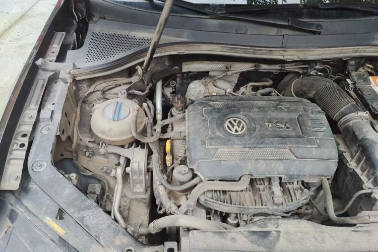 Used Volkswagen Tiguan L 2017 330TSI Automatic Two-Wheel Drive Luxury Edition Engine Bay Right