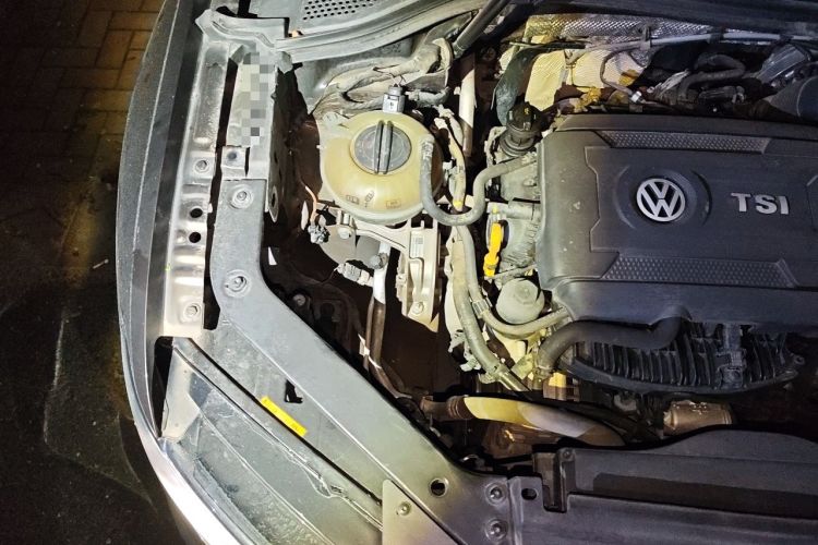 Used Volkswagen Tiguan L 2017 330TSI Automatic Two-Wheel Drive Luxury Edition Engine Bay Right