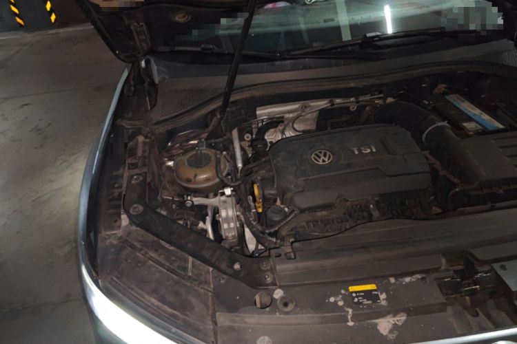 Used Volkswagen Tiguan L 2017 380TSI Automatic All-Wheel-Drive Flagship Edition Engine Bay Right