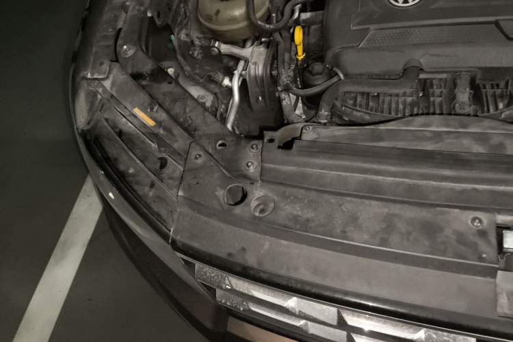 Used Volkswagen Tiguan L 2017 330TSI Automatic Two-Wheel Drive Luxury Edition Engine Bay Right