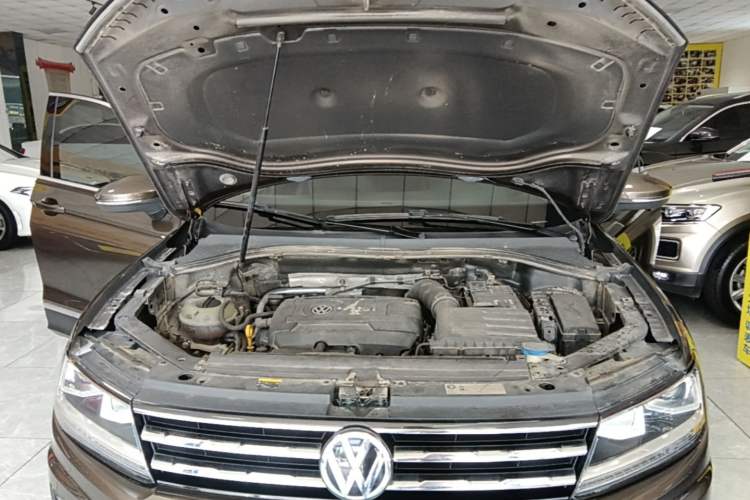 Used Volkswagen Tiguan L 2017 330TSI Automatic Two-Wheel Drive Luxury Edition Engine Bay