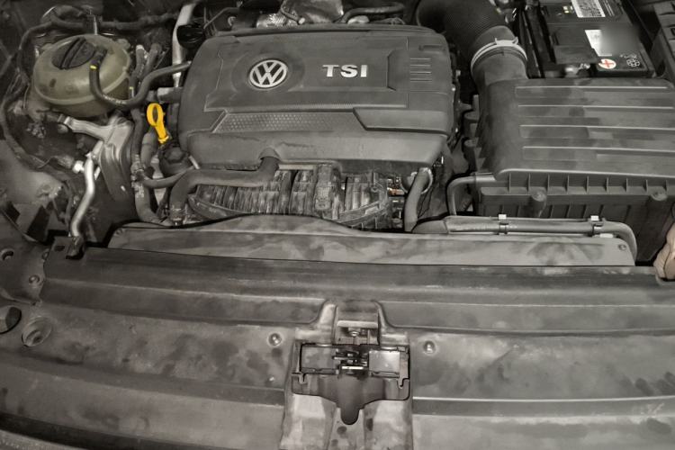 Used Volkswagen Tiguan L 2017 330TSI Automatic Two-Wheel Drive Luxury Edition Engine Bay