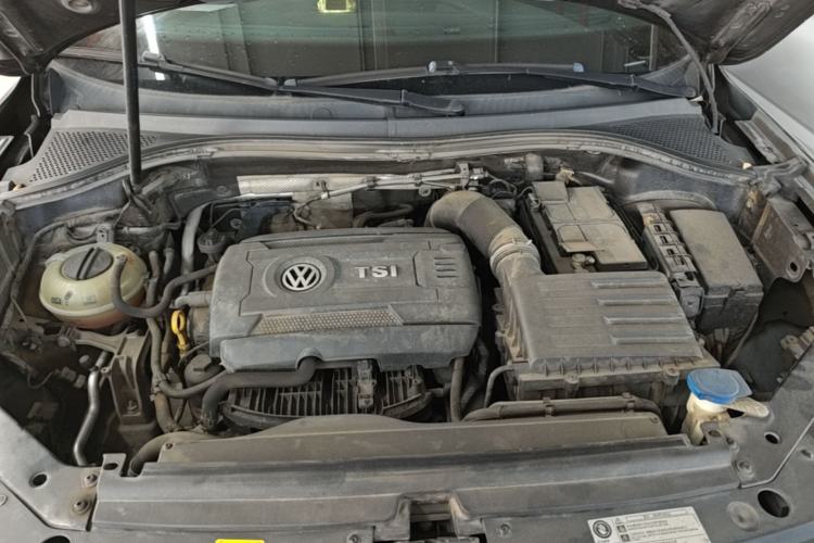 Used Volkswagen Tiguan L 2017 330TSI Automatic Two-Wheel Drive Luxury Edition Engine Bay