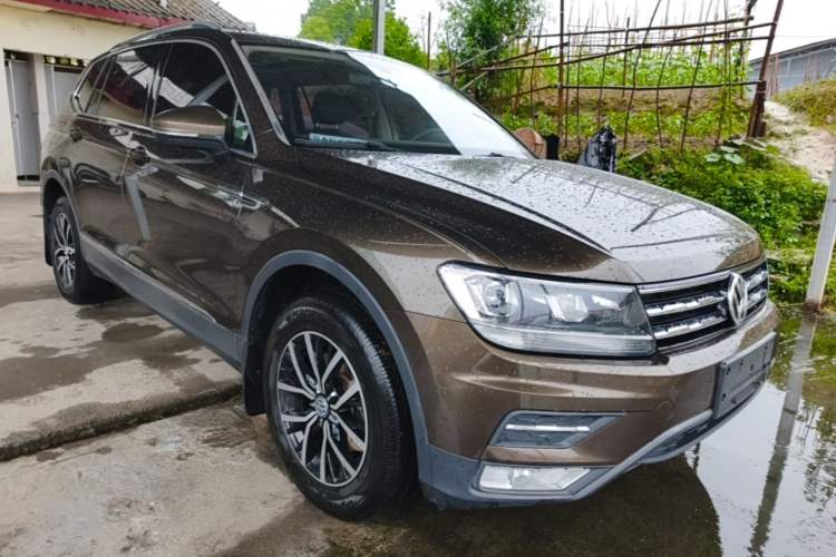 Used Volkswagen Tiguan L 2017 330TSI Automatic Two-Wheel Drive Luxury Edition Exterior 1