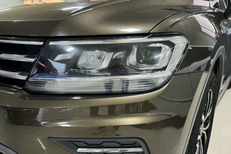 Used Volkswagen Tiguan L 2017 330TSI Automatic Two-Wheel Drive Luxury Edition Exterior 10