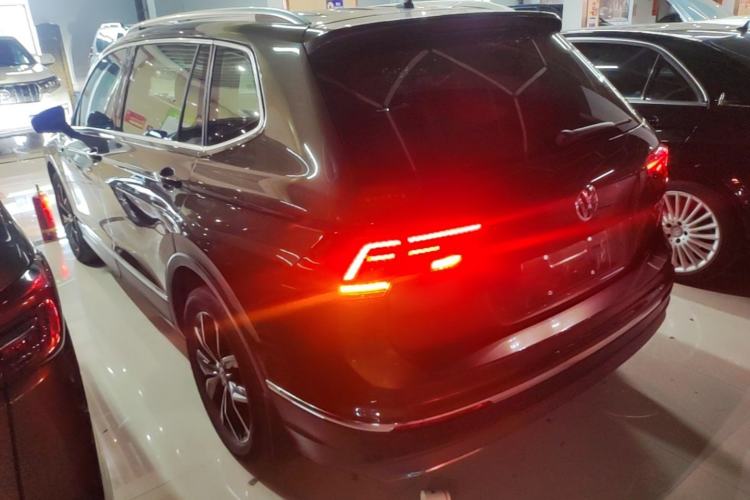 Used Volkswagen Tiguan L 2017 380TSI Automatic All-Wheel-Drive Flagship Edition Exterior 2