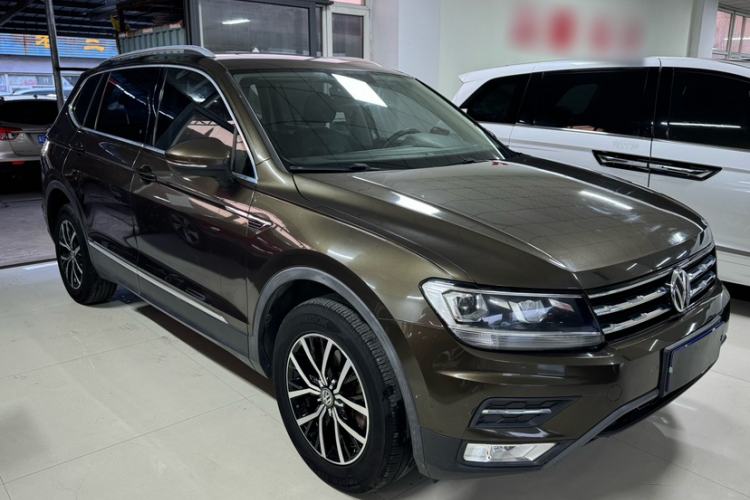 Used Volkswagen Tiguan L 2017 330TSI Automatic Two-Wheel Drive Luxury Edition Exterior 3