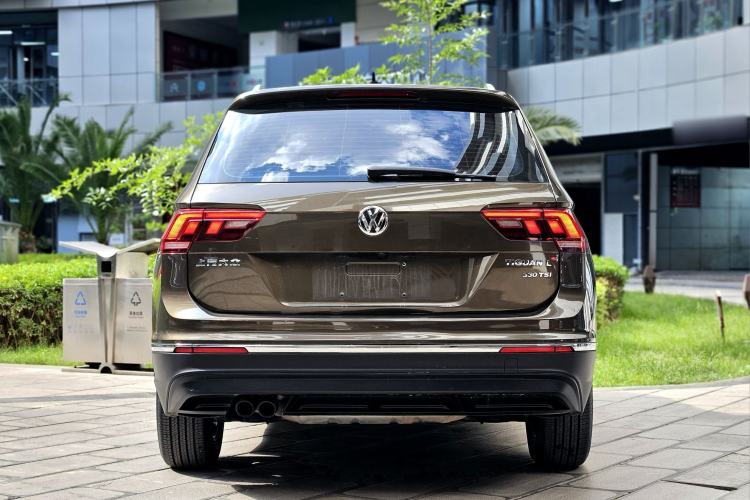 Used Volkswagen Tiguan L 2017 330TSI Automatic Two-Wheel Drive Comfort Edition Exterior 4