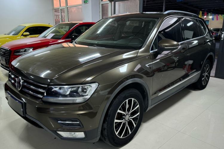 Used Volkswagen Tiguan L 2017 330TSI Automatic Two-Wheel Drive Luxury Edition Exterior 4
