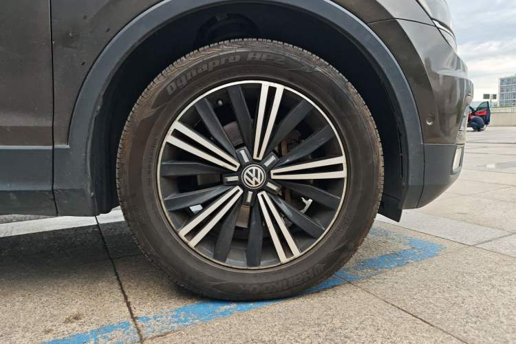 Used Volkswagen Tiguan L 2017 330TSI Automatic Two-Wheel Drive Flagship Edition Exterior 5