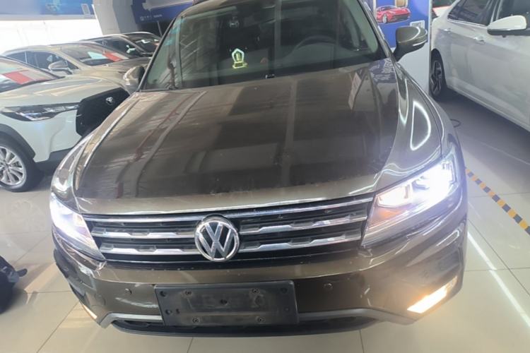 Used Volkswagen Tiguan L 2017 330TSI Automatic Two-Wheel Drive Luxury Edition Front
