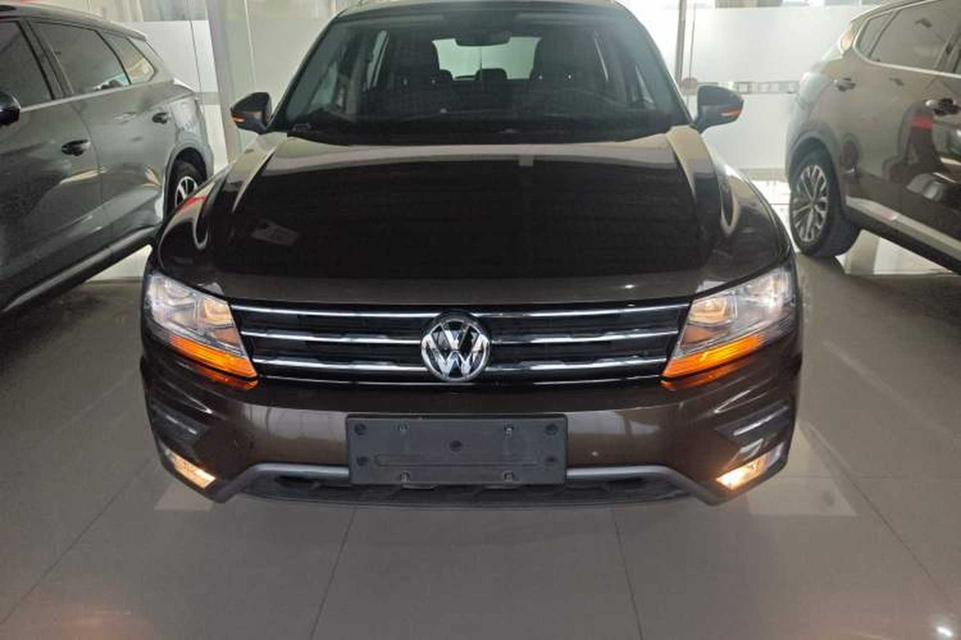 Used Volkswagen Tiguan L 2017 330TSI Automatic Two-Wheel Drive Luxury Edition Front