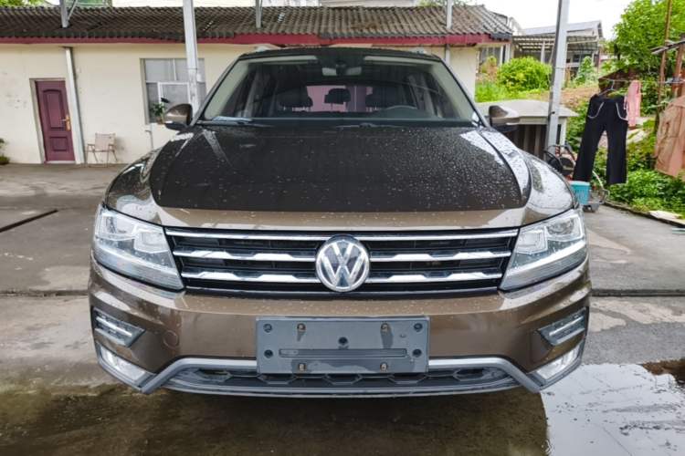 Used Volkswagen Tiguan L 2017 330TSI Automatic Two-Wheel Drive Luxury Edition Front