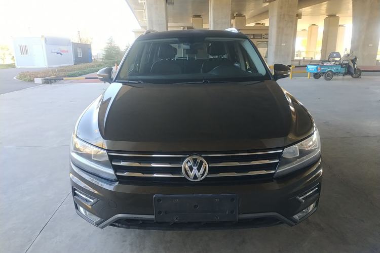 Used Volkswagen Tiguan L 2017 330TSI Automatic Two-Wheel Drive Luxury Edition Front