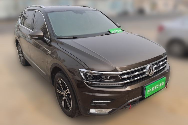 Used Volkswagen Tiguan L 2017 330TSI Automatic Two-Wheel Drive Flagship Edition Front Right 45 Deg
