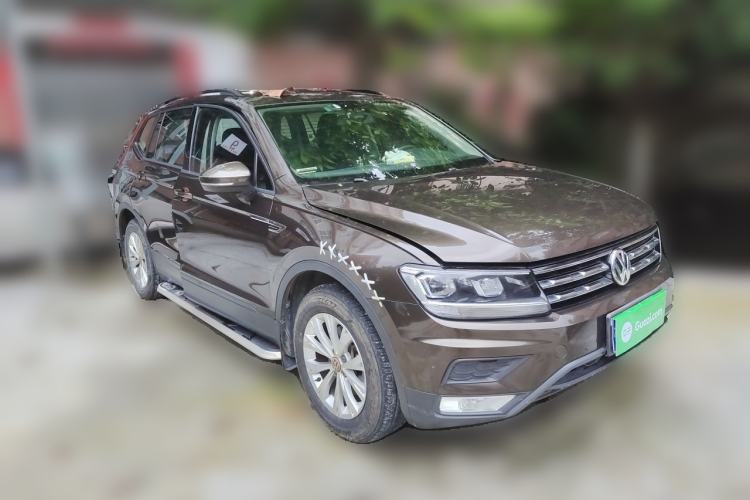 Used Volkswagen Tiguan L 2017 330TSI Automatic Two-Wheel Drive Luxury Edition Front Right 45 Deg