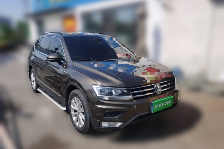 Used Volkswagen Tiguan L 2017 330TSI Automatic Two-Wheel Drive Luxury Edition Front Right 45 Deg