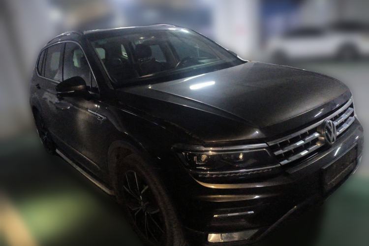 Used Volkswagen Tiguan L 2017 330TSI Automatic Two-Wheel Drive Flagship Edition Front Right 45 Deg