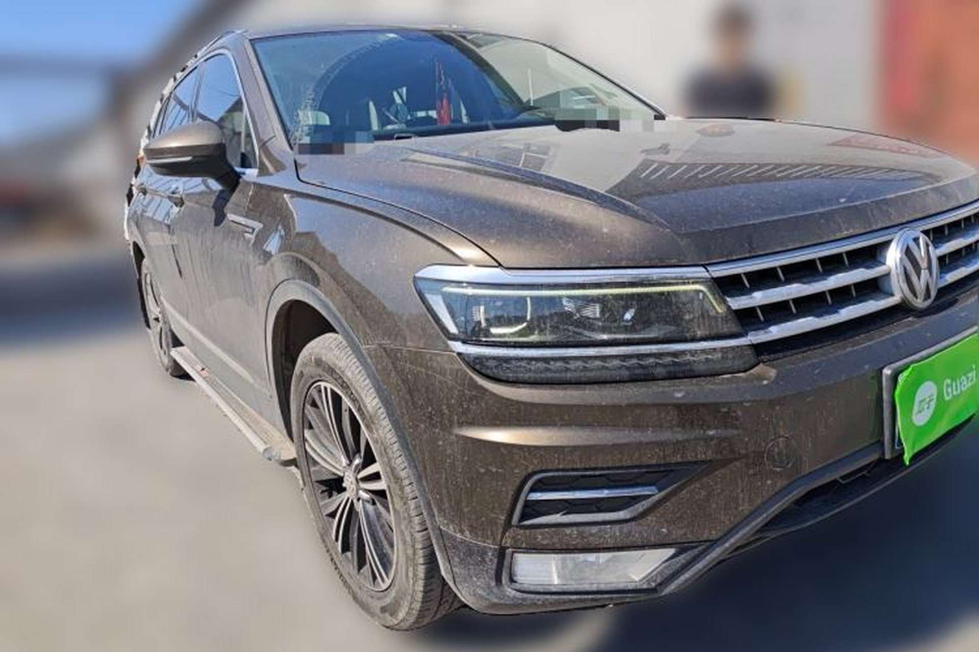 Used Volkswagen Tiguan L 2017 380TSI Automatic All-Wheel-Drive Luxury Edition Front Right 45 Deg