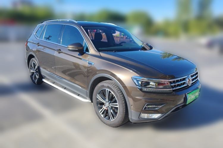 Used Volkswagen Tiguan L 2017 330TSI Automatic Two-Wheel Drive Flagship Edition Front Right 45 Deg