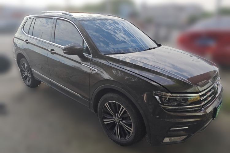 Used Volkswagen Tiguan L 2017 380TSI Automatic All-Wheel-Drive Flagship Edition Front Right 45 Deg