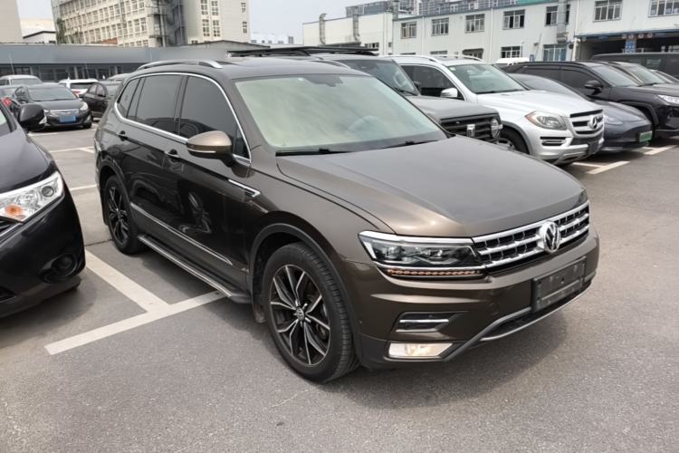 Used Volkswagen Tiguan L 2017 330TSI Automatic Two-Wheel Drive Flagship Edition Front Right 45 Deg