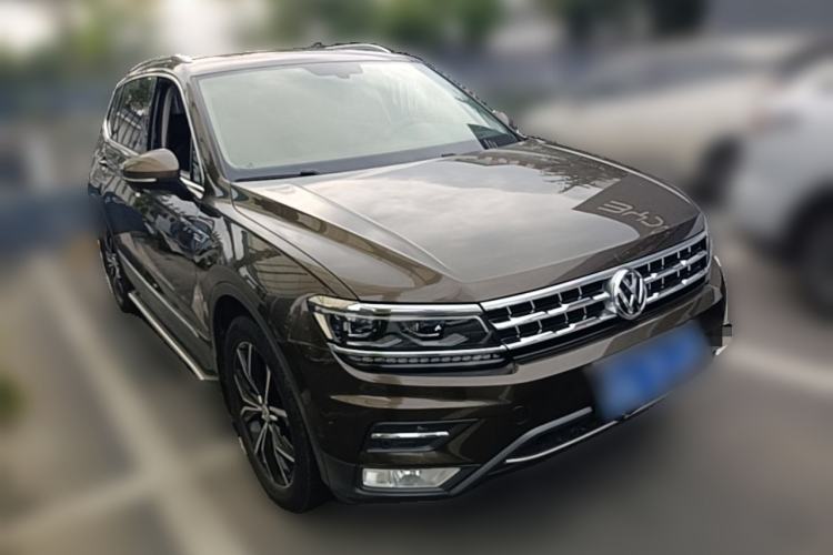 Used Volkswagen Tiguan L 2017 330TSI Automatic Two-Wheel Drive Flagship Edition Front Right 45 Deg