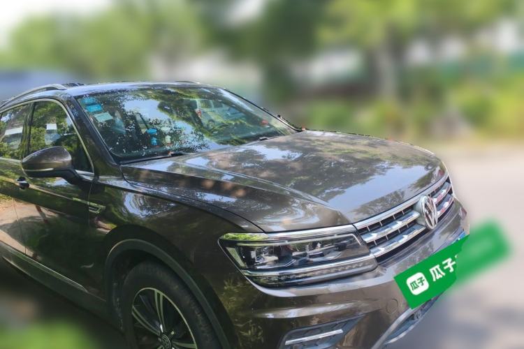 Used Volkswagen Tiguan L 2017 330TSI Automatic Two-Wheel Drive Flagship Edition Front Right 45 Deg