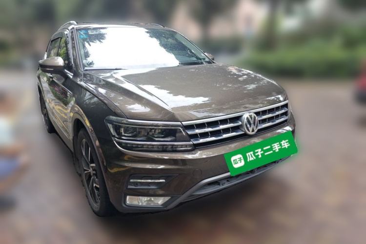 Used Volkswagen Tiguan L 2017 380TSI Automatic All-Wheel Drive Supreme Flagship Edition Front Right 45 Deg