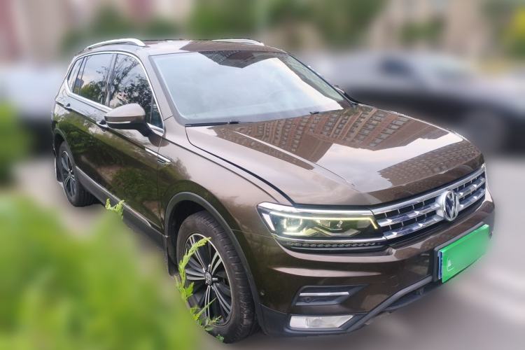 Used Volkswagen Tiguan L 2017 330TSI Automatic Two-Wheel Drive Flagship Edition Front Right 45 Deg