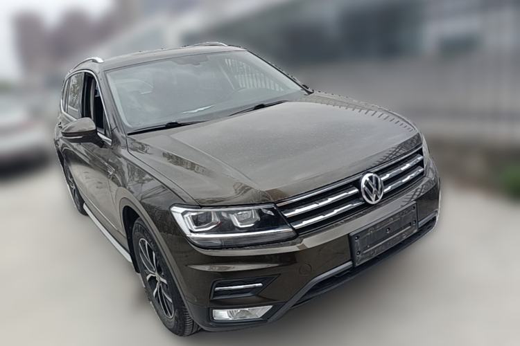 Used Volkswagen Tiguan L 2017 330TSI Automatic Two-Wheel Drive Luxury Edition Front Right 45 Deg