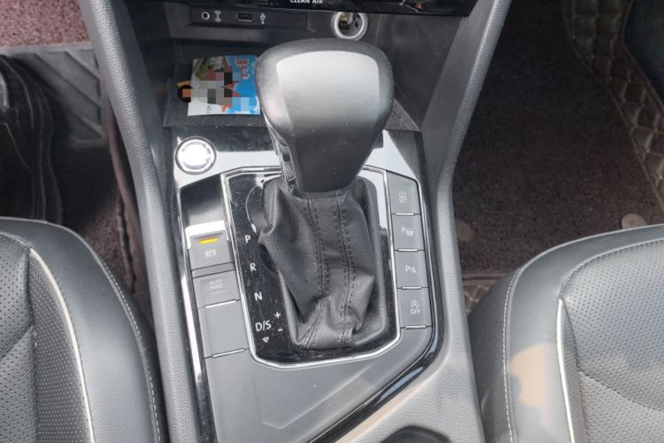 Used Volkswagen Tiguan L 2017 330TSI Automatic Two-Wheel Drive Flagship Edition Gear Lever