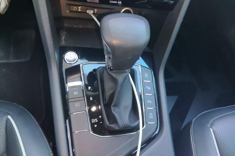 Used Volkswagen Tiguan L 2017 330TSI Automatic Two-Wheel Drive Flagship Edition Gear Lever