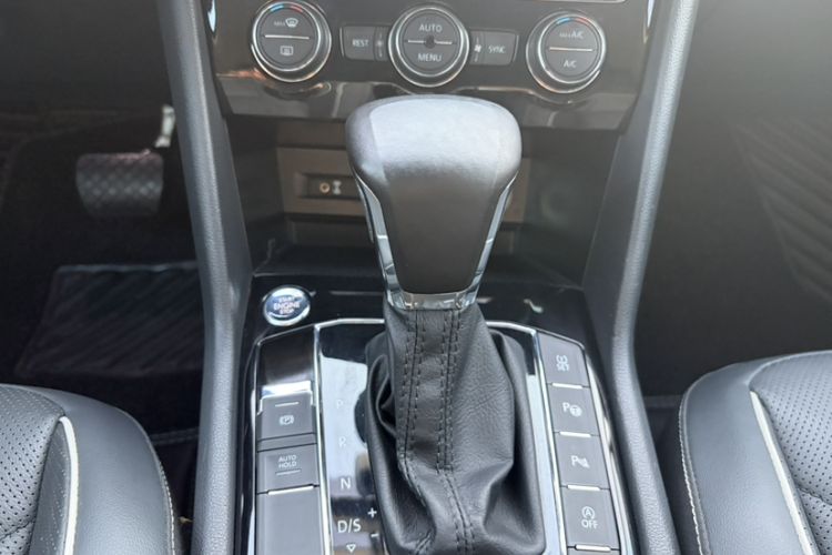 Used Volkswagen Tiguan L 2017 330TSI Automatic Two-Wheel Drive Flagship Edition Gear Lever