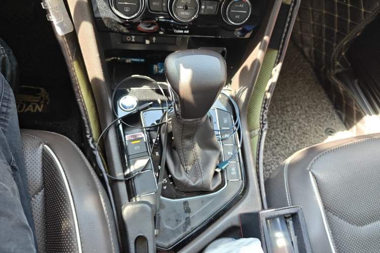 Used Volkswagen Tiguan L 2017 330TSI Automatic Two-Wheel Drive Flagship Edition Gear Lever