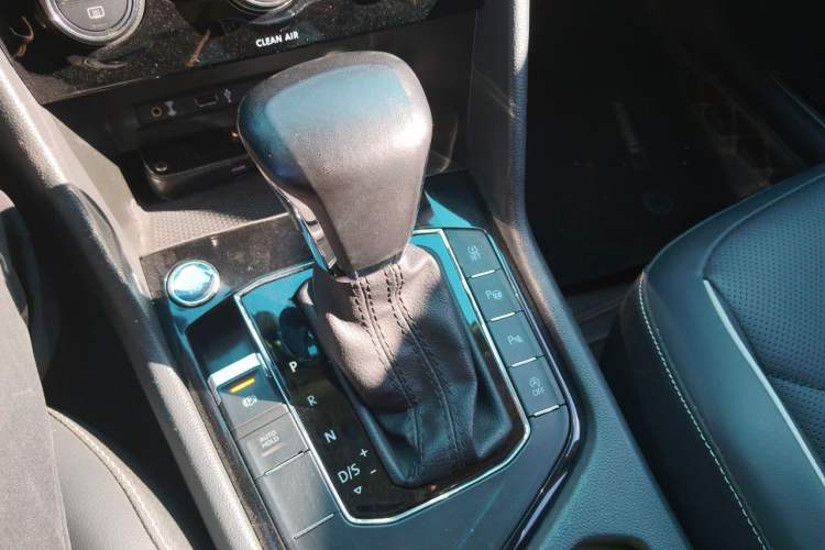 Used Volkswagen Tiguan L 2017 330TSI Automatic Two-Wheel Drive Flagship Edition Gear Lever