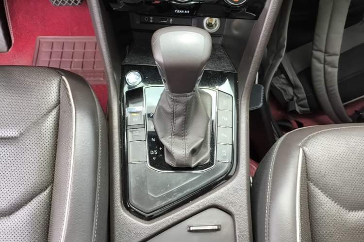Used Volkswagen Tiguan L 2017 330TSI Automatic Two-Wheel Drive Flagship Edition Gear Lever