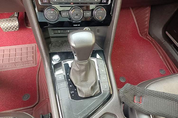 Used Volkswagen Tiguan L 2017 330TSI Automatic Two-Wheel Drive Flagship Edition Gear Lever