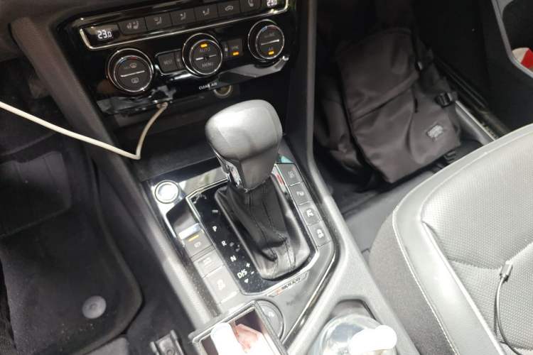 Used Volkswagen Tiguan L 2017 380TSI Automatic All-Wheel Drive Supreme Flagship Edition Gear Lever
