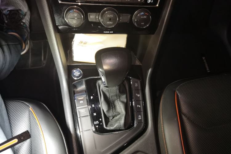 Used Volkswagen Tiguan L 2017 330TSI Automatic Two-Wheel Drive Flagship Edition Gear Lever