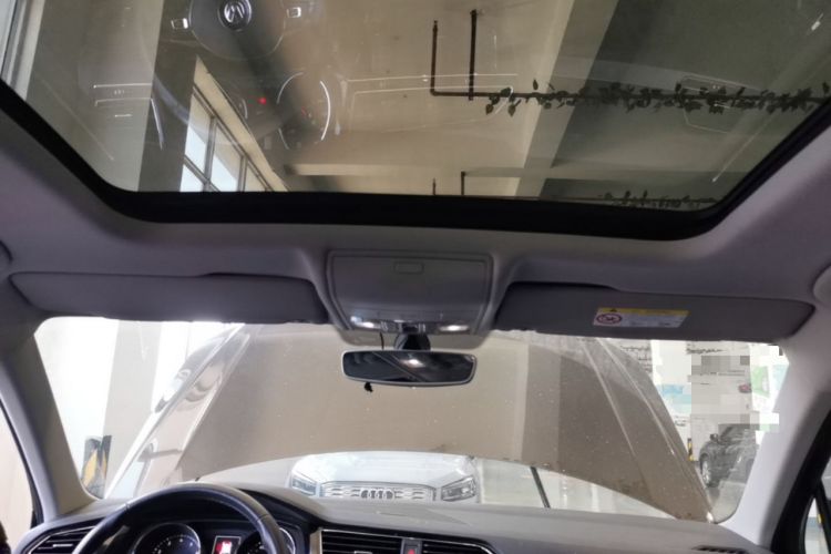 Used Volkswagen Tiguan L 2017 380TSI Automatic All-Wheel-Drive Luxury Edition Headliner
